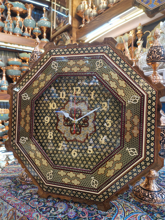 ساعت هشت گوش داخل خاتم